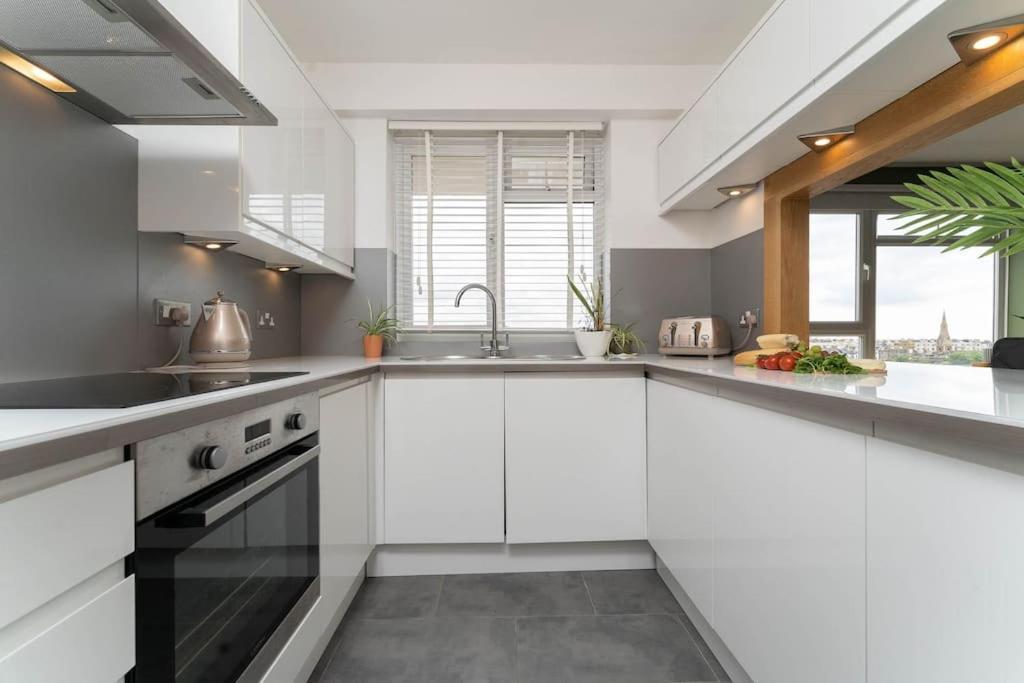 Lovely Apartment With Spectacular Views & Free Parking Hove Extérieur photo